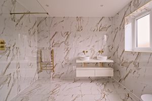 Master En-Suite- click for photo gallery